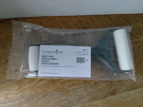 Pampered chef baker roller - pampered, baker’s